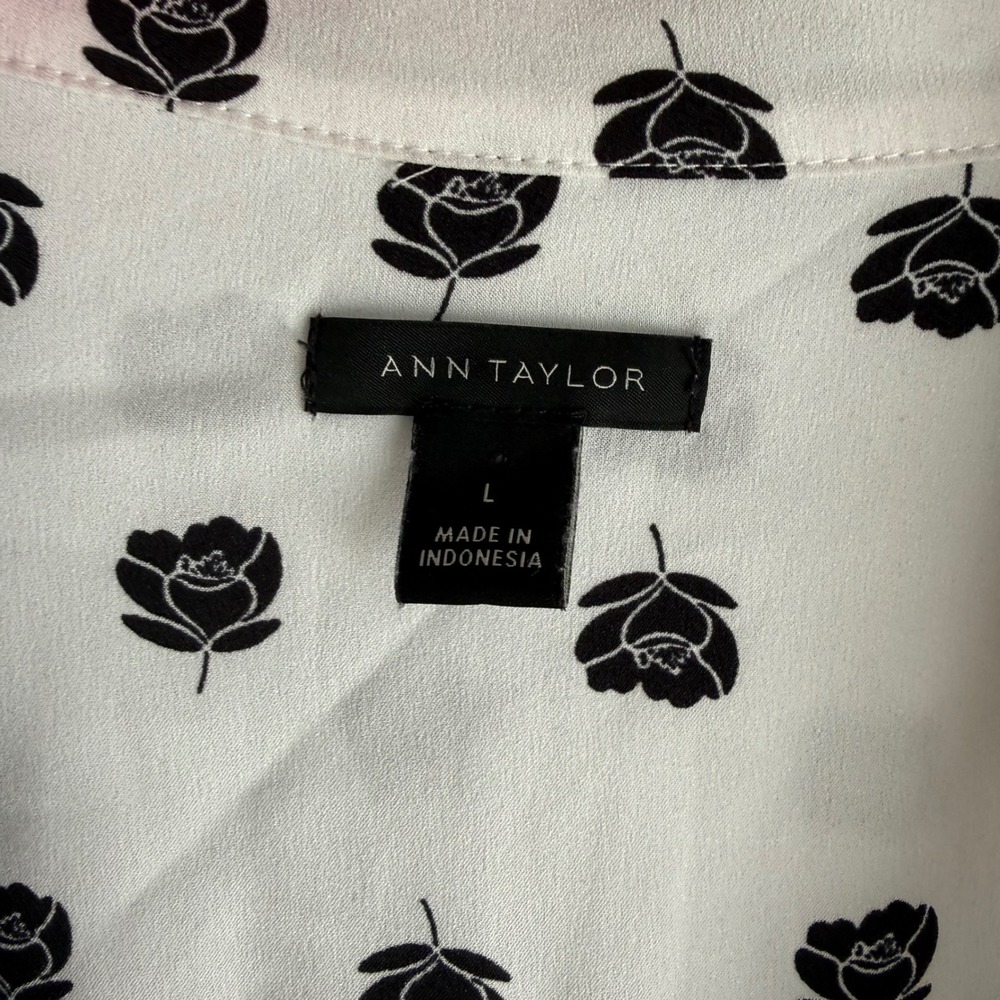 ANN TAYLOR White and Black Roses Long Sleeve Gothic Minimalist Ladies Blouse, L - Picture 3 of 7